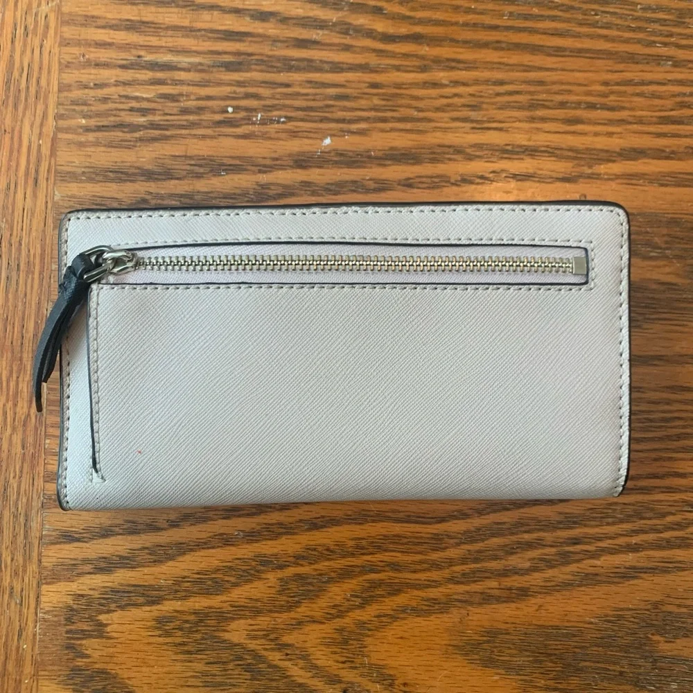 Kate Spade bifold wallet - Picture 2 of 6